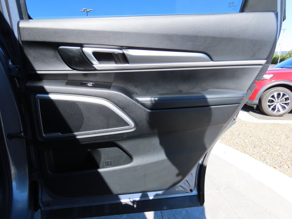 2021 Kia Telluride LX 27