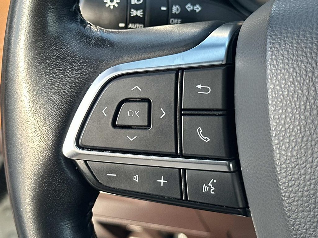 Thumbnail: 2021 Toyota Highlander - 27