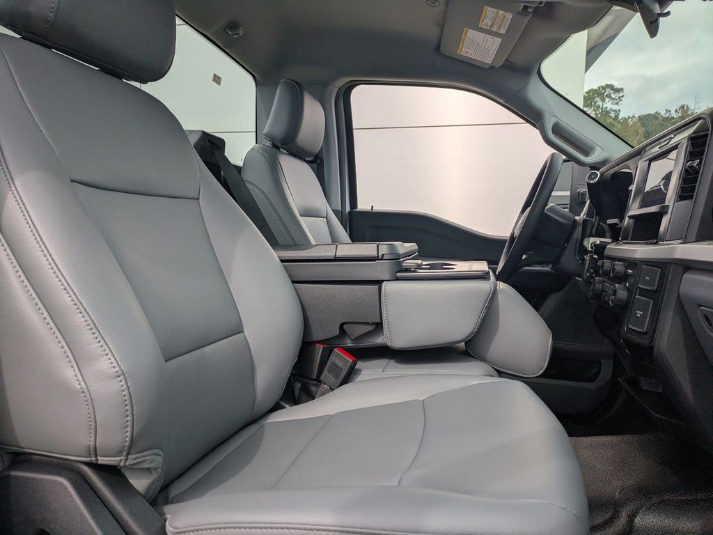 2025 Ford F-550 Chassis XL