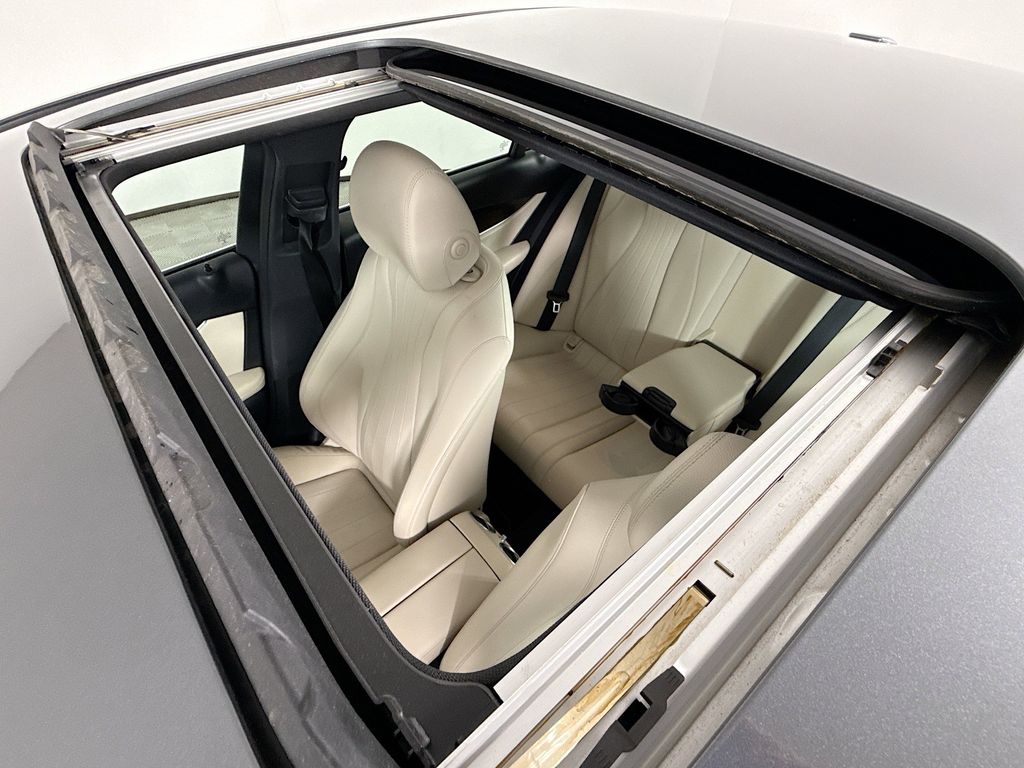 Thumbnail: 2019 Mercedes-Benz E-Class - 20