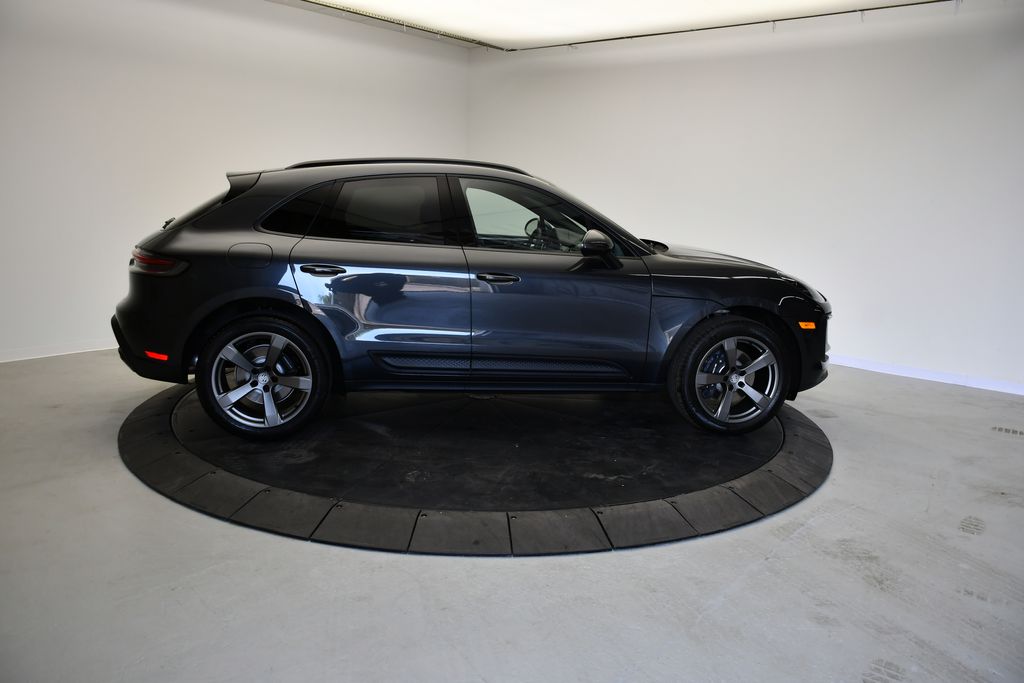 Thumbnail: 2026 Porsche Macan - 9