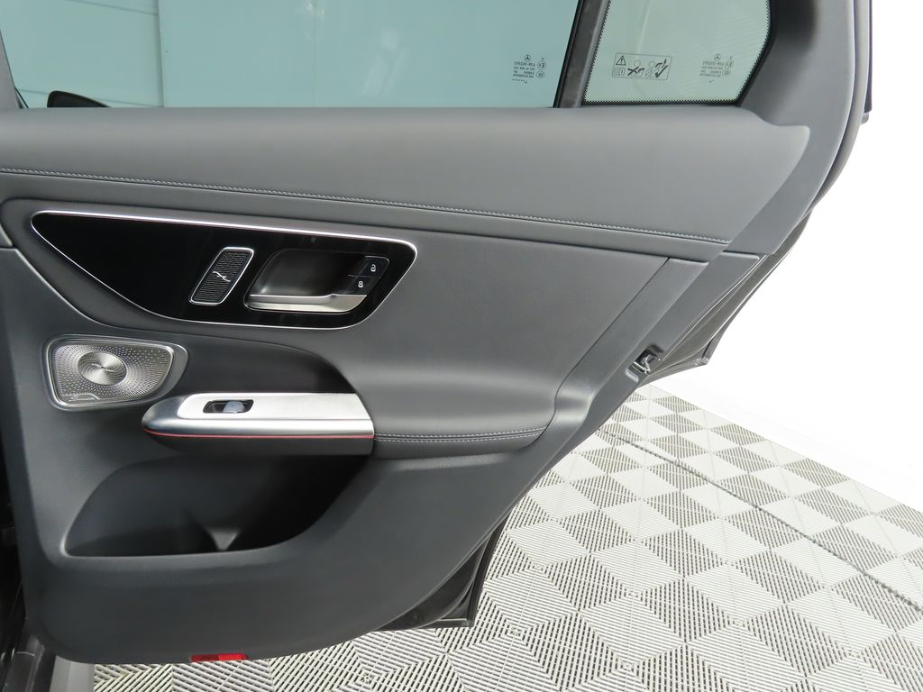 2025 Mercedes-Benz GLC 350 27