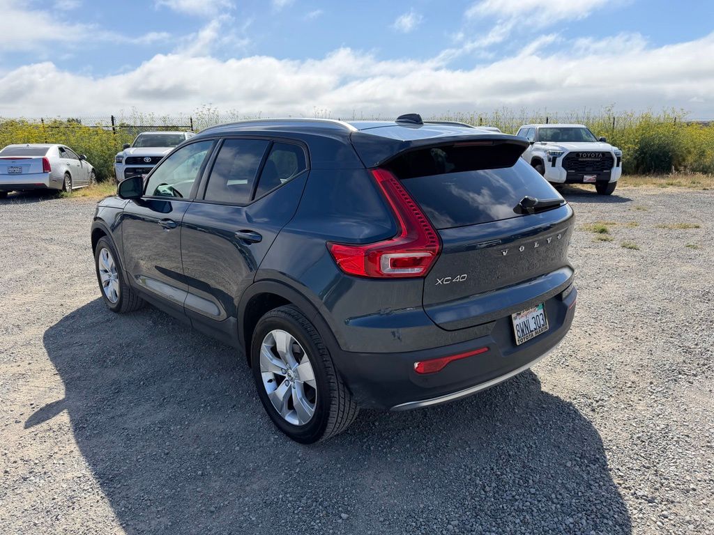 Used 2021 Volvo XC40 SUV