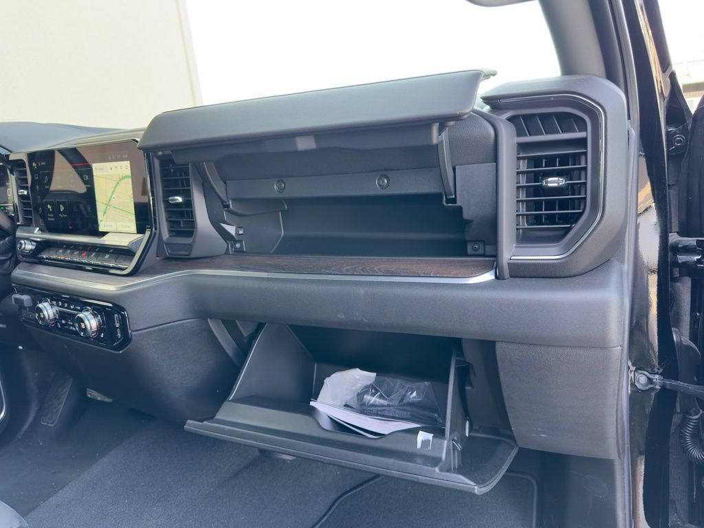 Thumbnail: 2025 GMC Sierra 1500 - 13