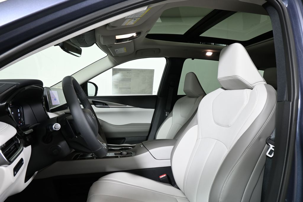 Thumbnail: 2026 INFINITI QX60 - 13