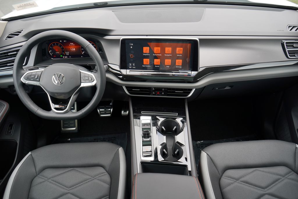 2025 Volkswagen Atlas Peak Edition SE 11