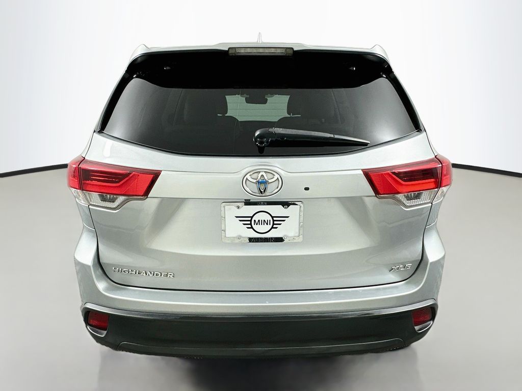 Thumbnail: 2019 Toyota Highlander - 6