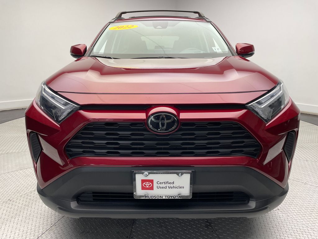 2022 Toyota RAV4 XLE 2