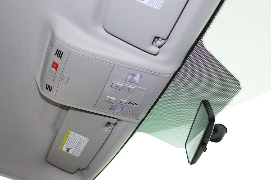 Thumbnail: 2022 Volkswagen Taos - 17