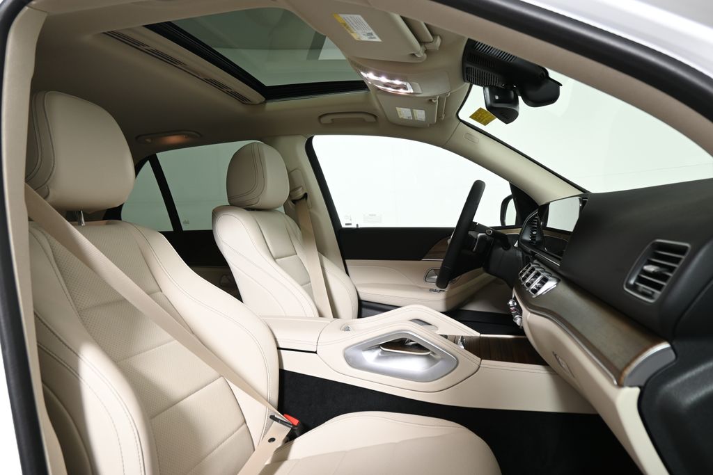 Thumbnail: 2025 Mercedes-Benz GLE - 28