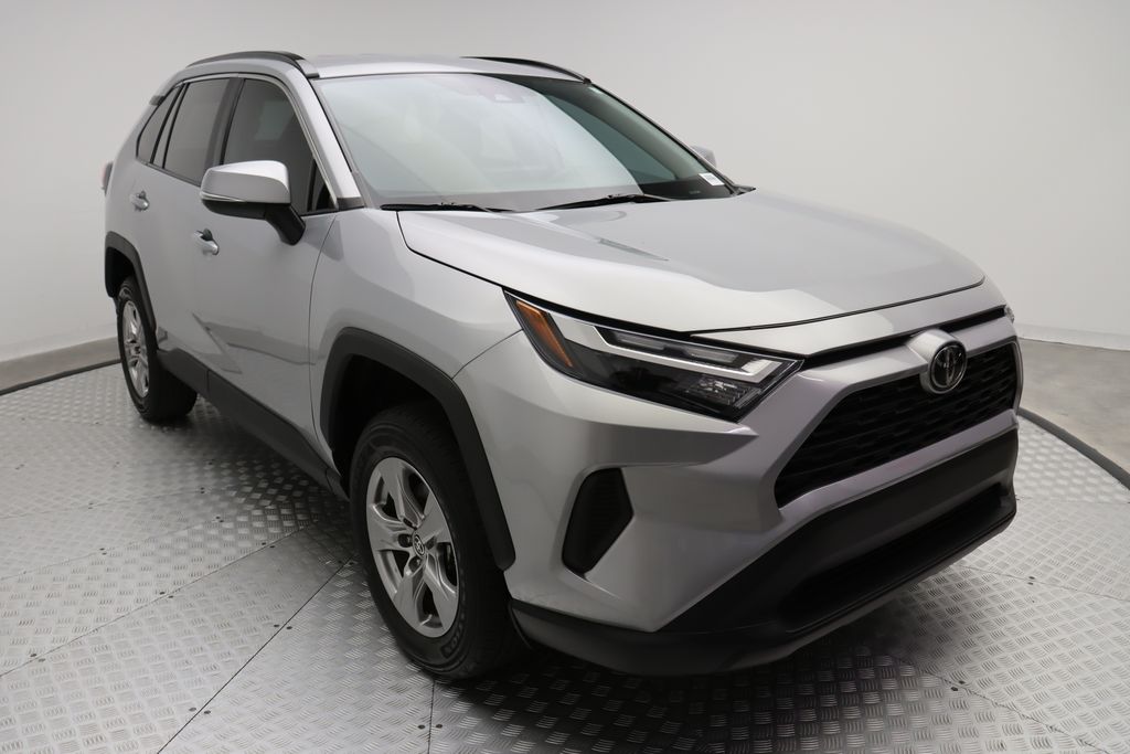 2023 Toyota RAV4 XLE 6