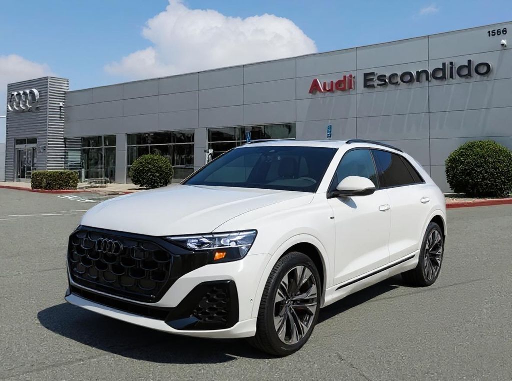 Thumbnail: 2026 Audi Q8 - 1