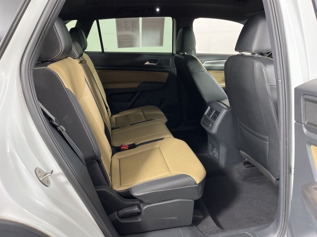 Thumbnail: 2022 Volkswagen Atlas - 13