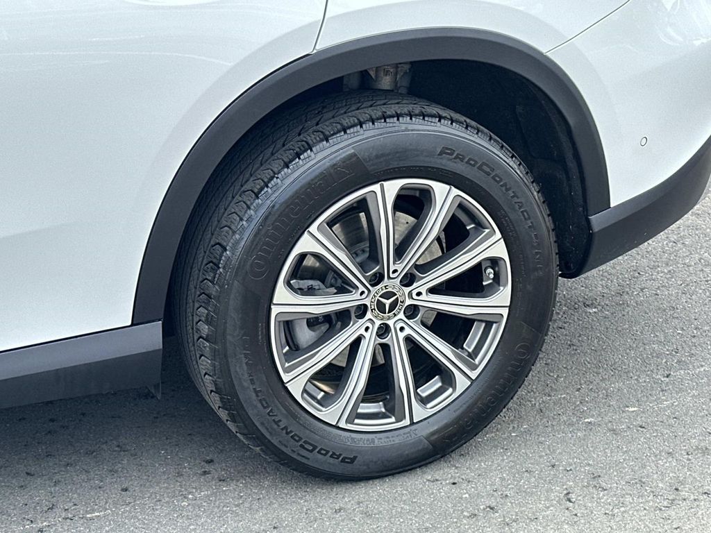 Thumbnail: 2023 Mercedes-Benz GLC - 16