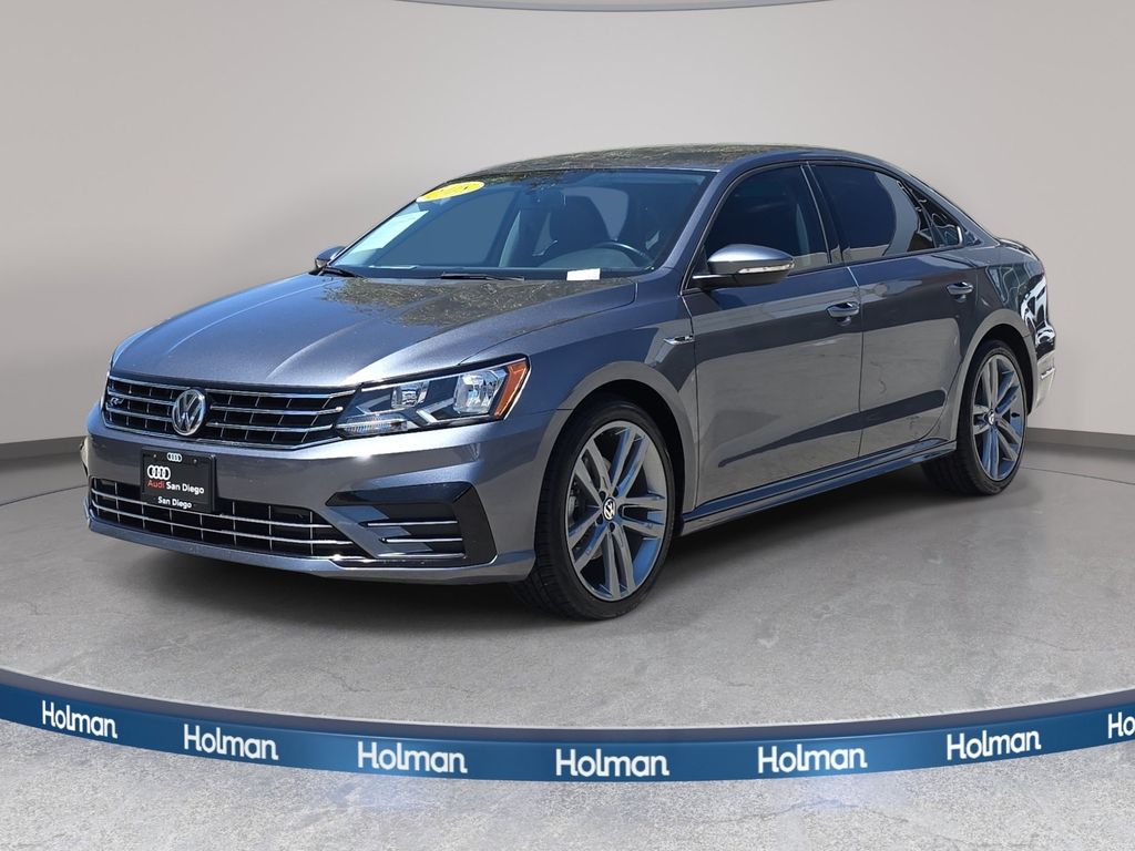 Platinum Gray Metallic 2018 Volkswagen Passat Sedan Front-Wheel Drive 6-Speed Automatic