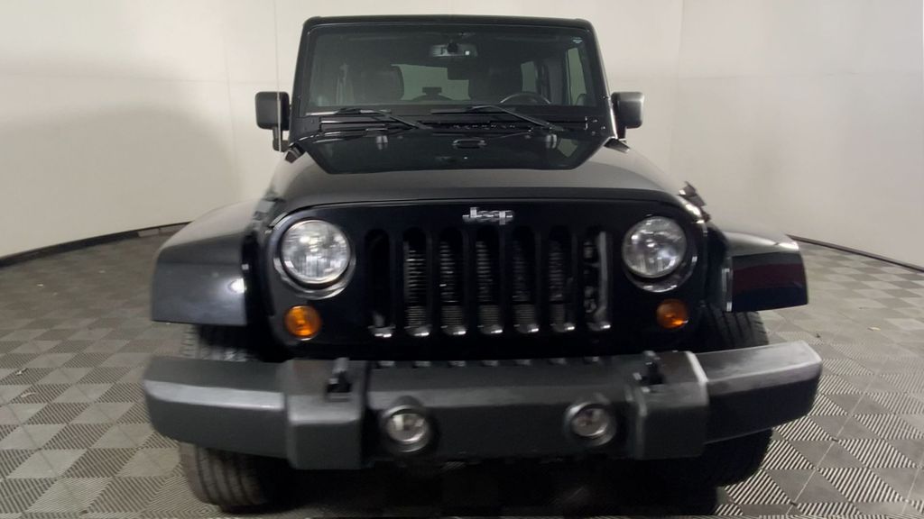 2013 Jeep Wrangler Unlimited Sahara 3