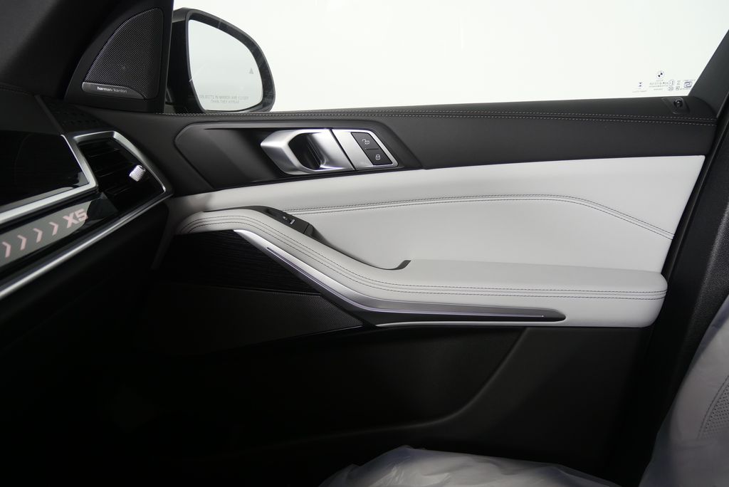 Thumbnail: 2026 BMW X5 - 24