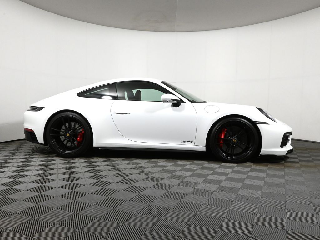 Thumbnail: 2022 Porsche 911 - 8