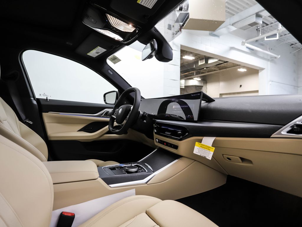 Thumbnail: 2025 BMW i4 - 29