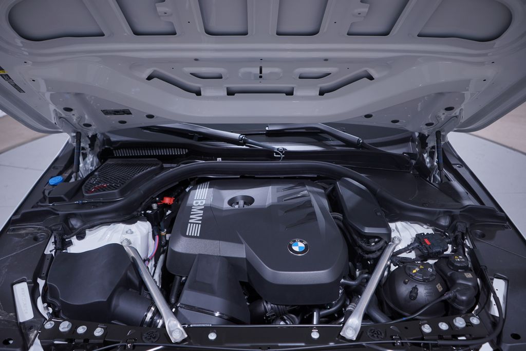 Thumbnail: 2026 BMW 5 Series - 14