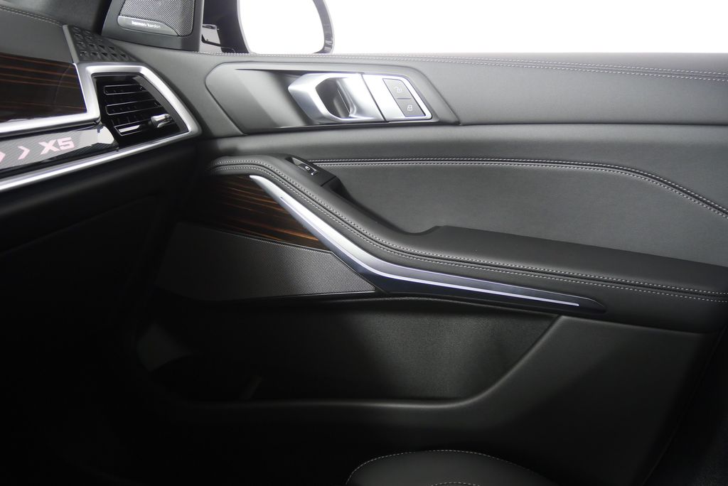 Thumbnail: 2026 BMW X5 - 27