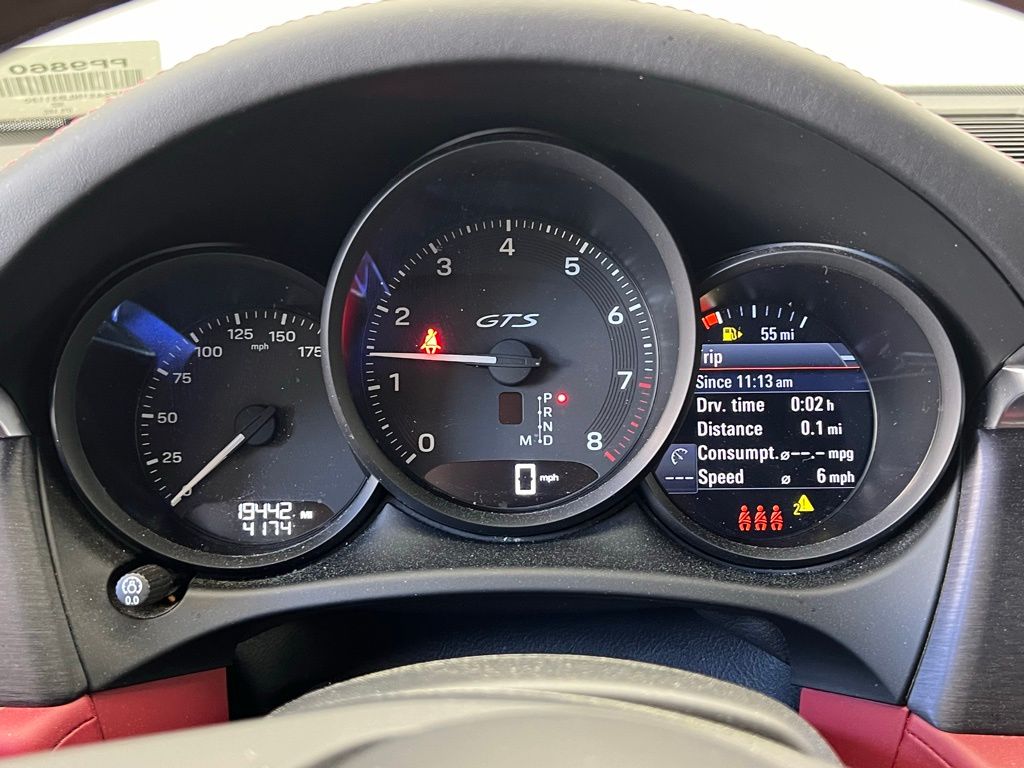 Thumbnail: 2022 Porsche Macan - 10