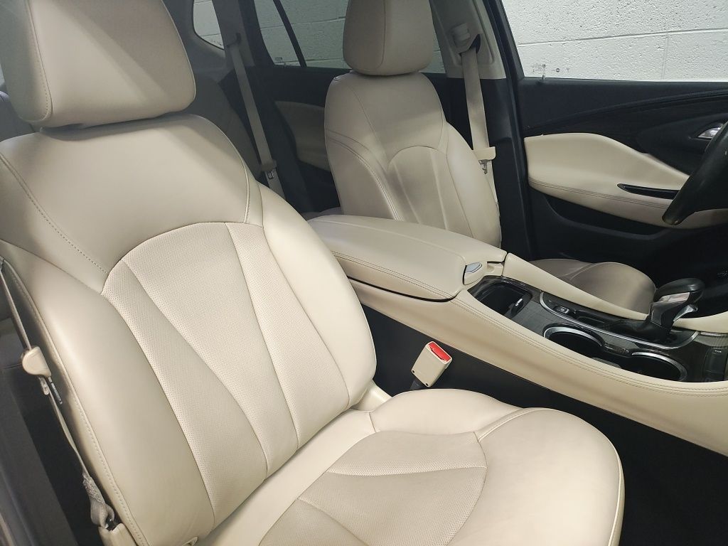 Used 2019 Brown Buick Essence image 9