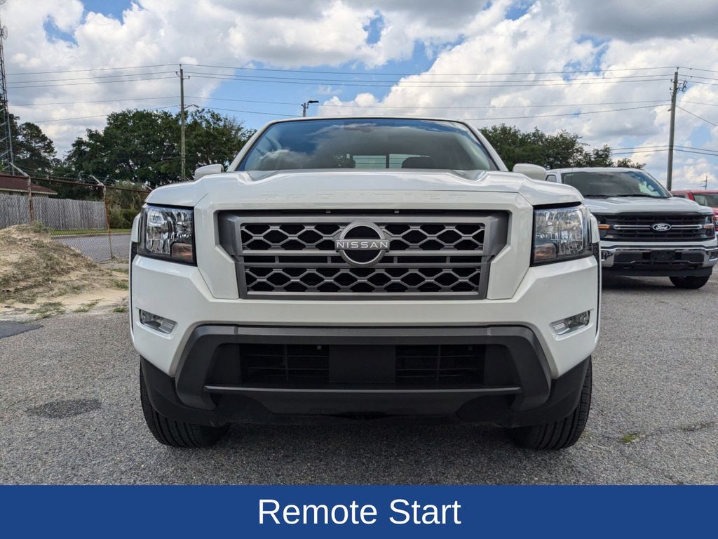 2024 Nissan Frontier SV
