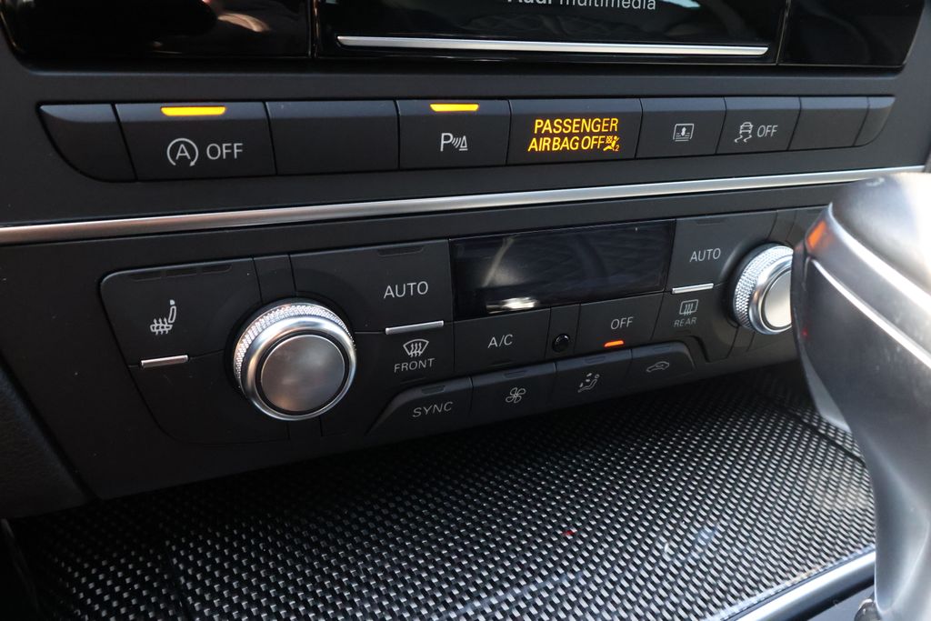 Thumbnail: 2016 Audi S6 - 30