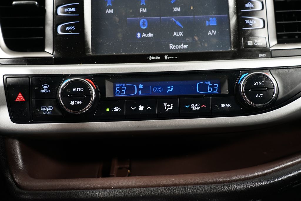 2015 Toyota Highlander XLE 20