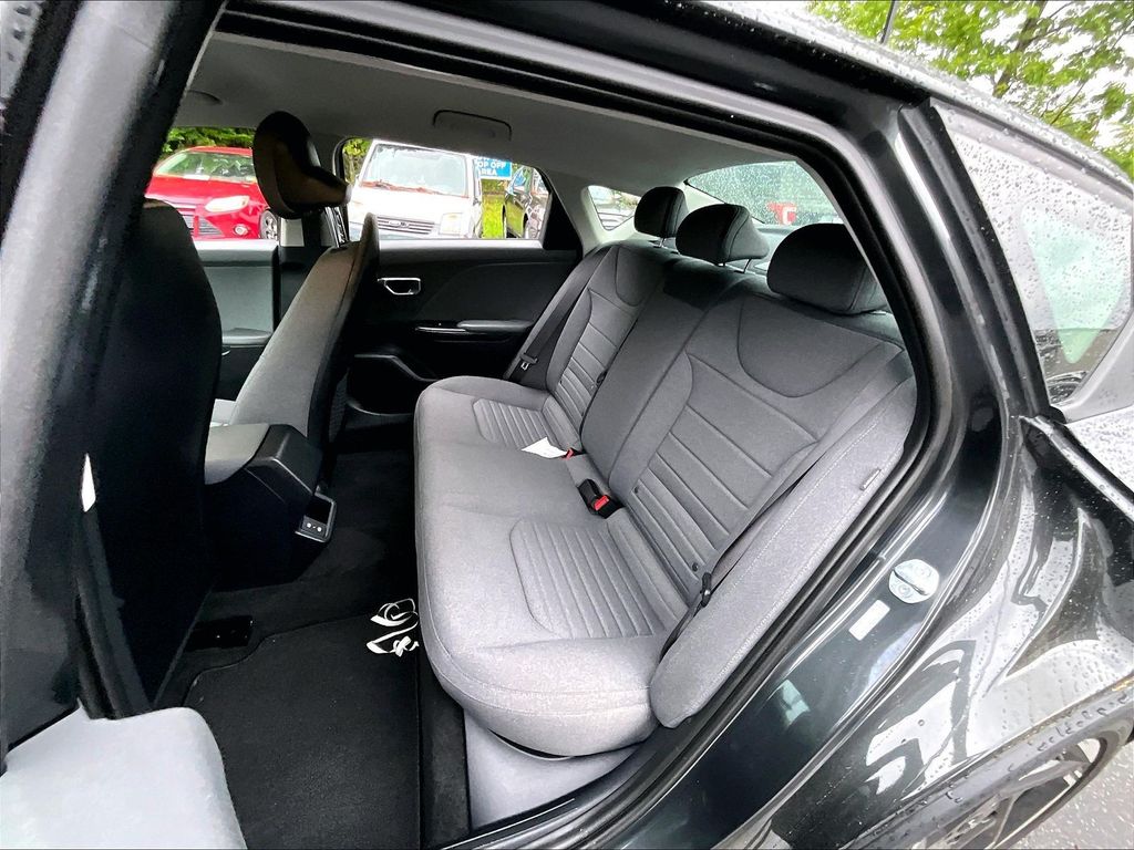 2025 Kia K4 — photo 15
