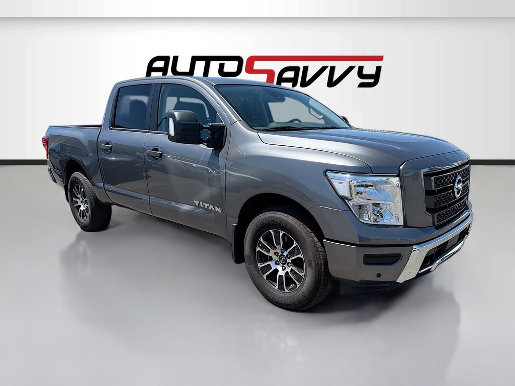 2024 Nissan Titan SV 4X4 Crew Cab's photo