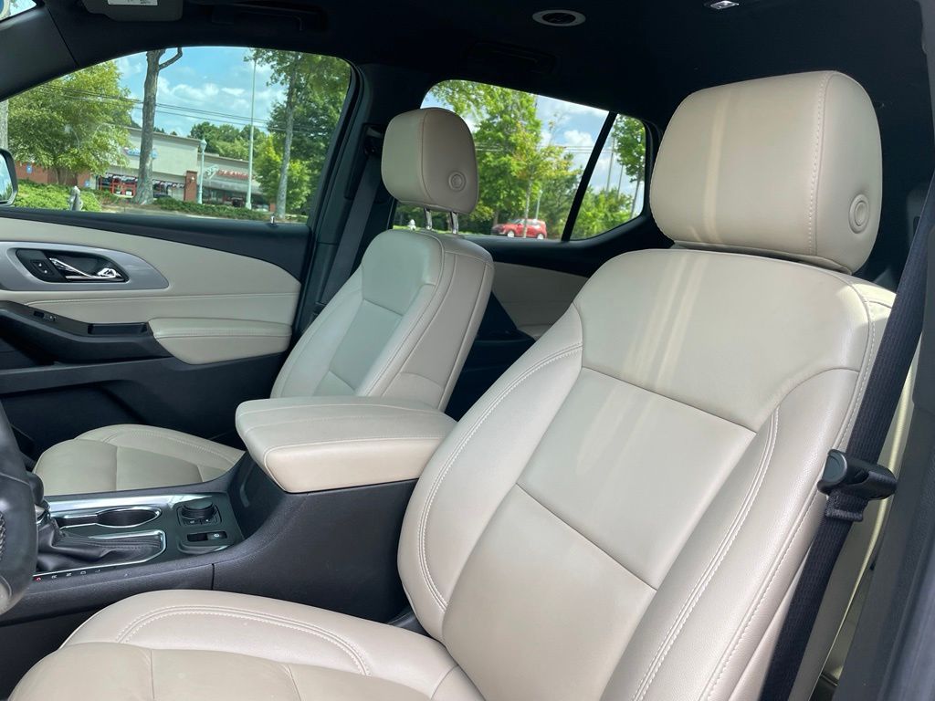 Thumbnail: 2023 Chevrolet Traverse - 25