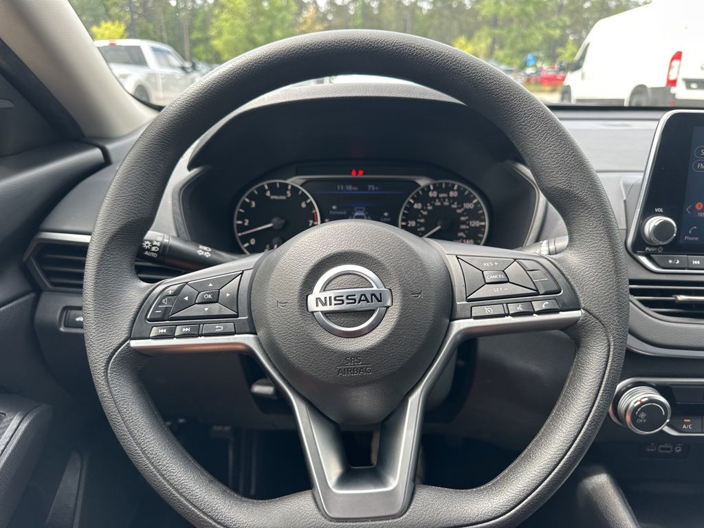 2022 Storm Blue Metallic Nissan Altima 2.5 SV FWD Sedan