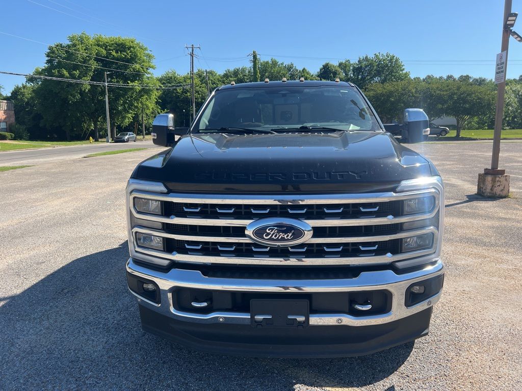 Agate Black Metallic 2023 Ford F-250 Super Duty Lariat Crew Cab 4WD Pickup Truck Four-Wheel Drive Automatic