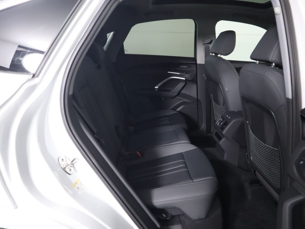 Thumbnail: 2025 Audi Q5 - 25