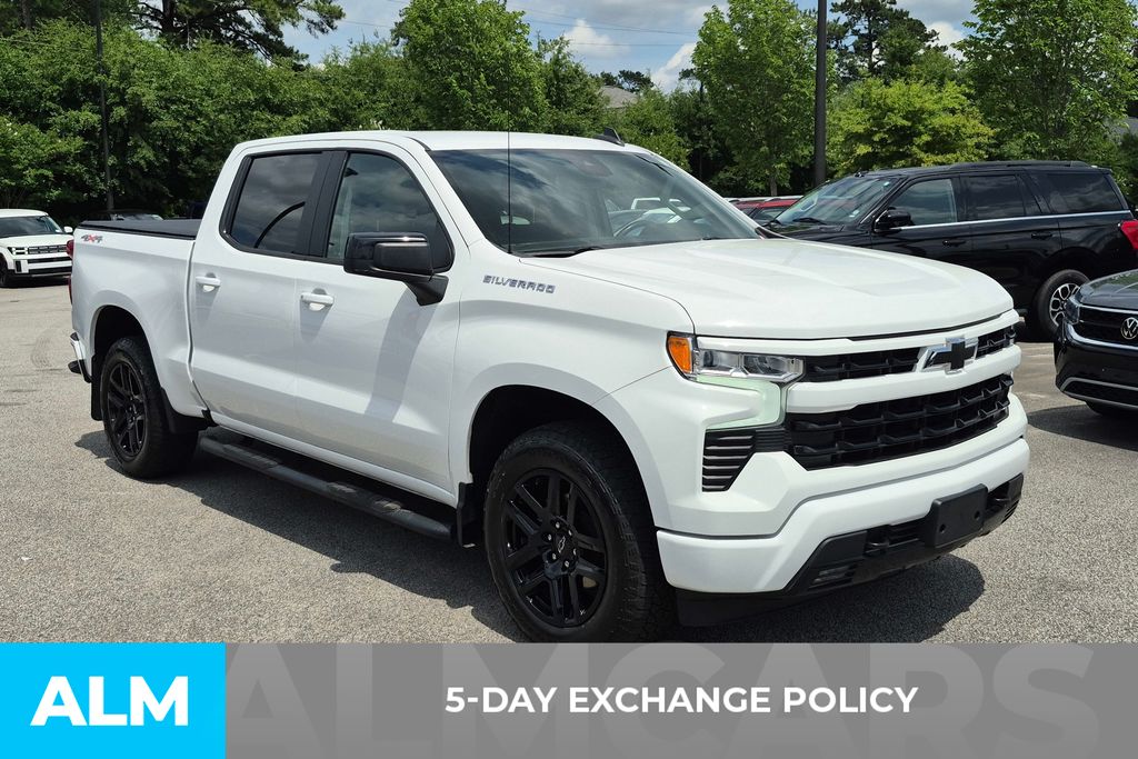 Used 2024 Summit White Chevrolet RST image 3