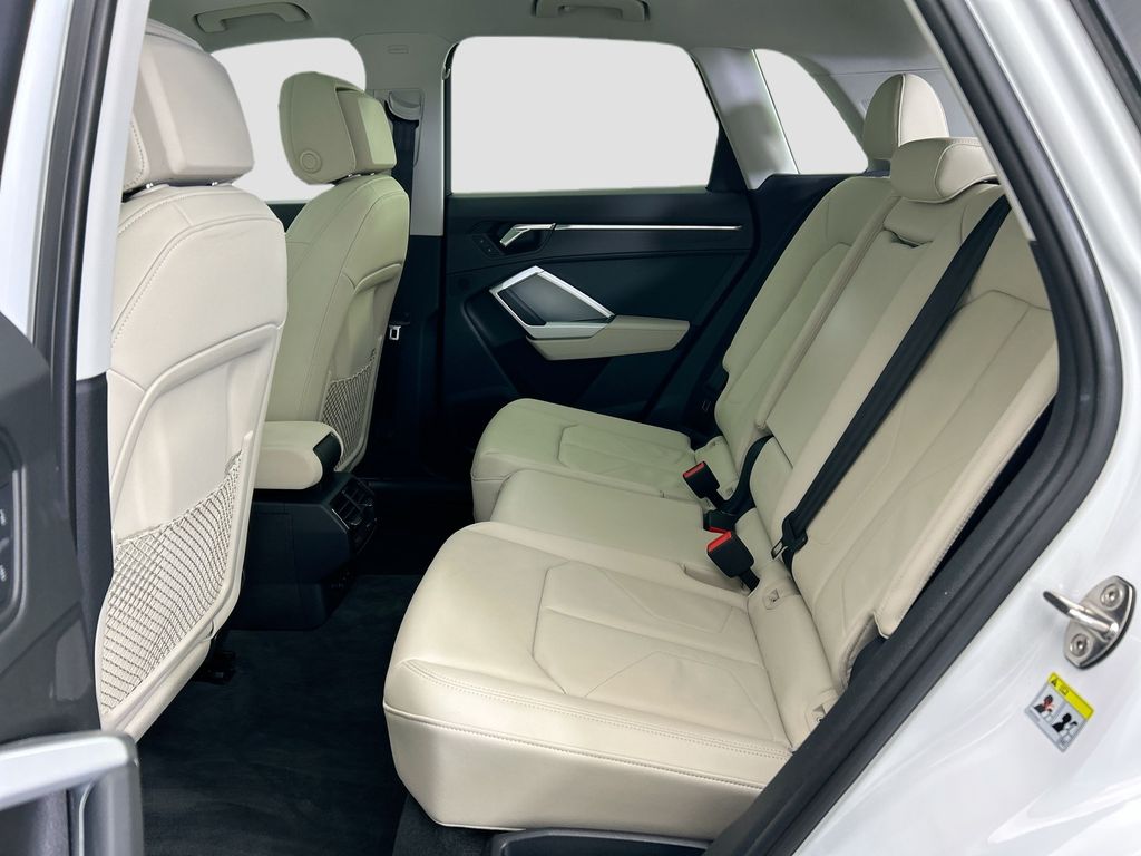 Thumbnail: 2020 Audi Q3 - 18