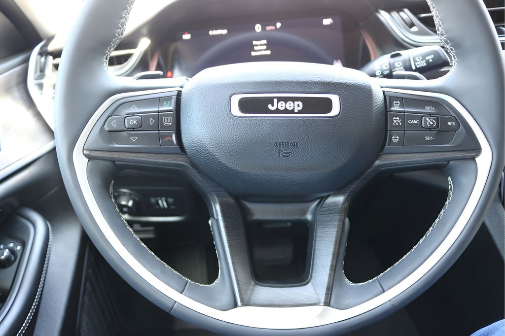 Used Car 2023 Jeep Grand Cherokee  Limited For Sale Under $35,000 In Austin, Texas