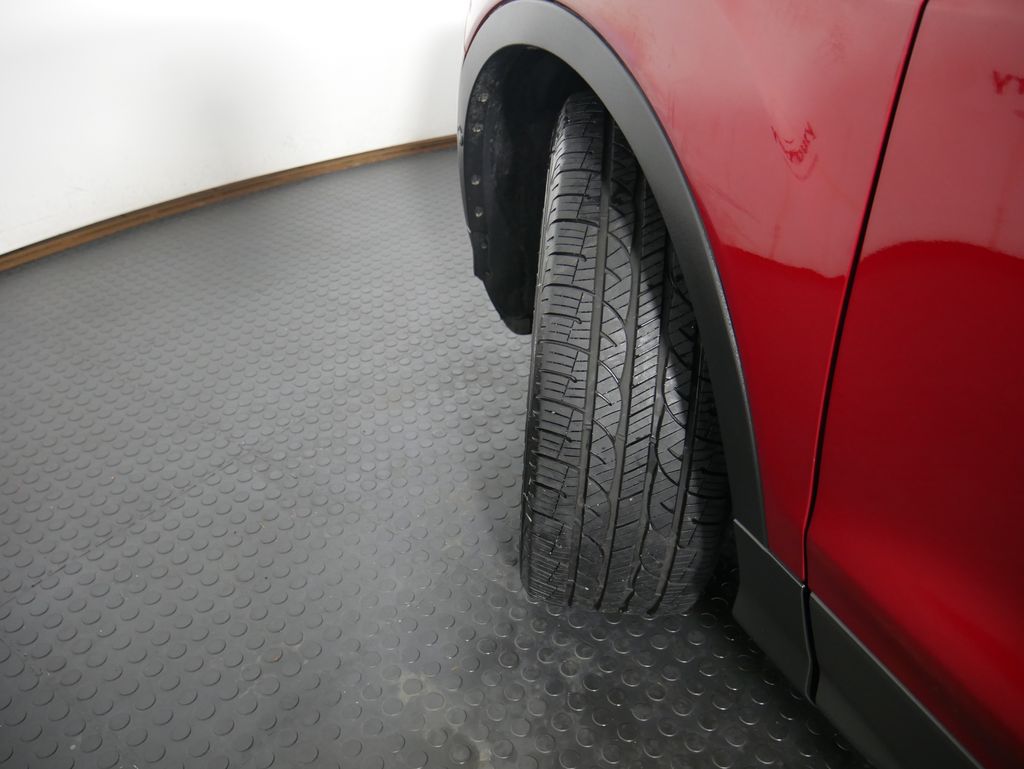 Thumbnail: 2019 Ford Escape - 17