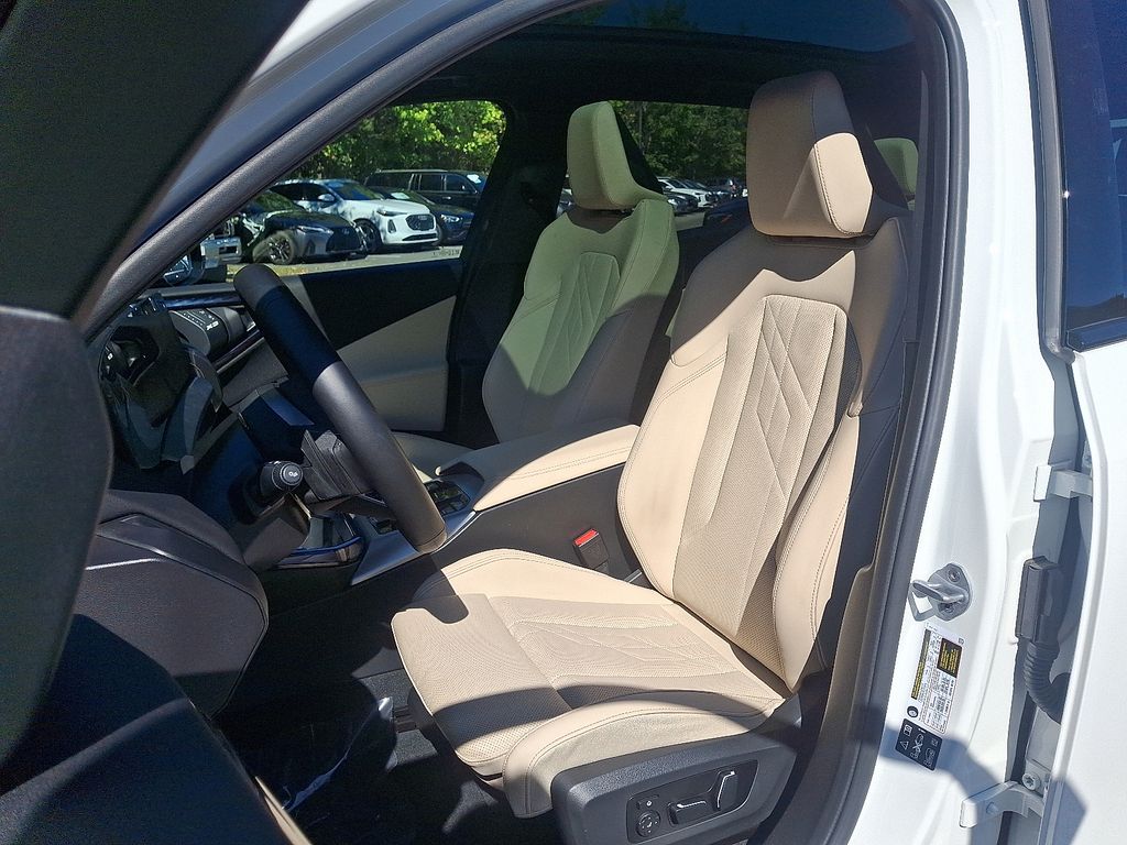 Thumbnail: 2025 BMW X3 - 13