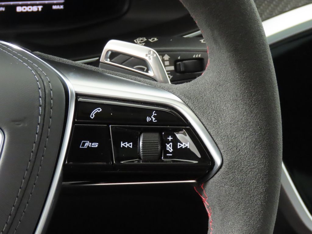 Thumbnail: 2026 Audi RS 6 - 16