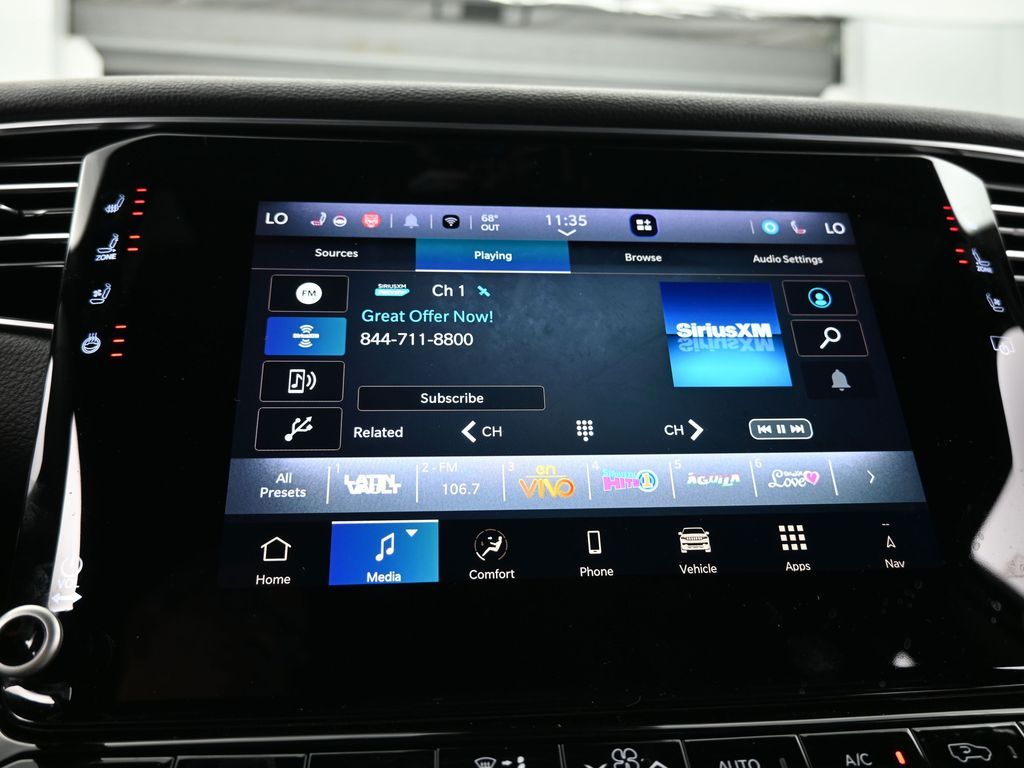 Used 2024 Diamond Black Crystal Pearlcoat Jeep Base image 26