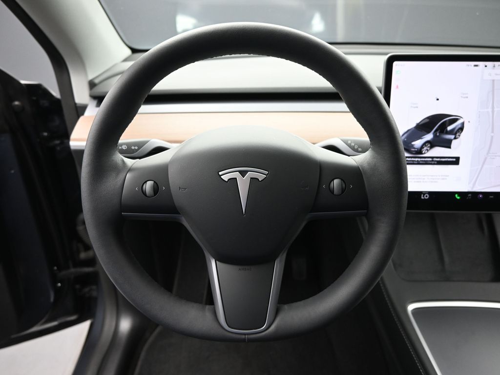 2022 Tesla Model Y Long Range Dual Motor All-Wheel Drive