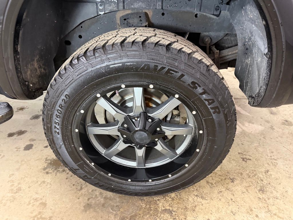 2017 Nissan Titan SL - Photo 24