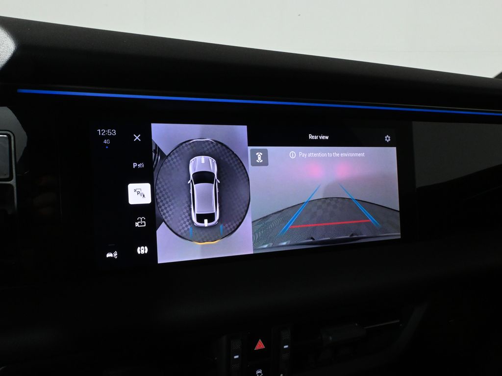 Thumbnail: 2025 Porsche Macan - 26