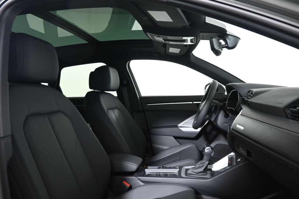 Thumbnail: 2025 Audi Q3 - 22