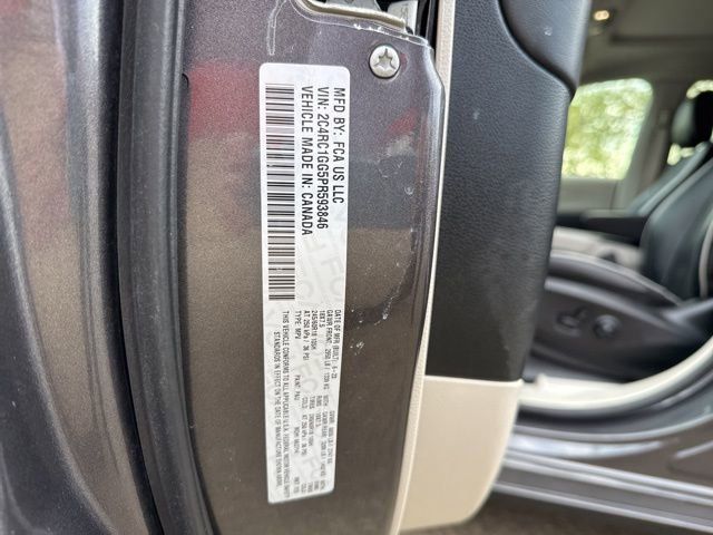 2023 Chrysler Pacifica Limited photo