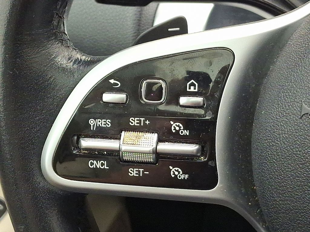 Thumbnail: 2020 Mercedes-Benz GLB - 21