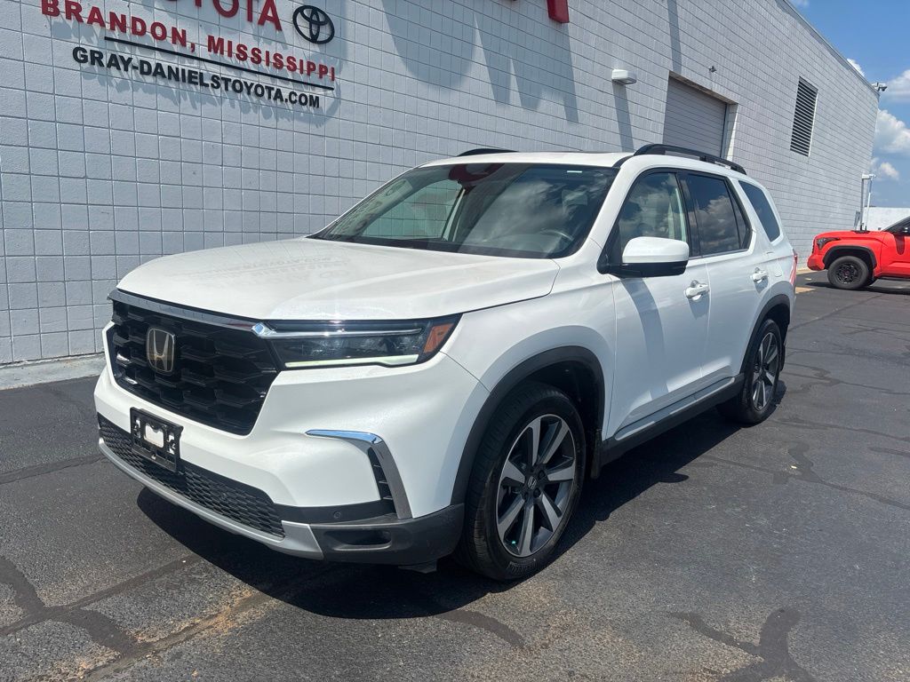 2025 Honda Pilot Touring 2WD's photo